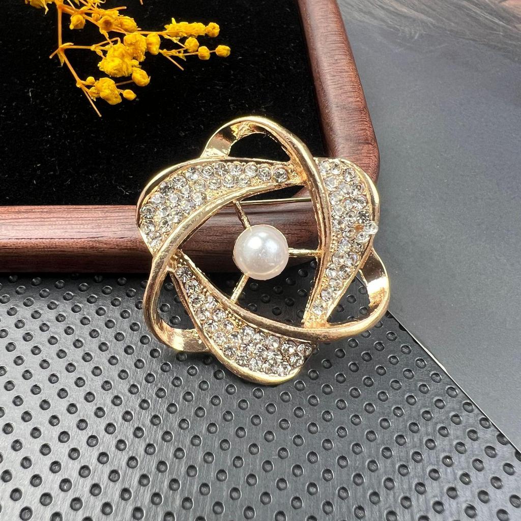 Broșă Retro Cristal Diamant cu Ac Anti-Expunere și Cataramă din Aliaj pentru Accesorii Vestimentare