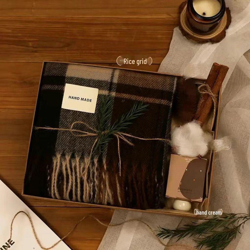 

2025 Practical Winter Scarf Gift Box Set for Male Best Friend s Birthday