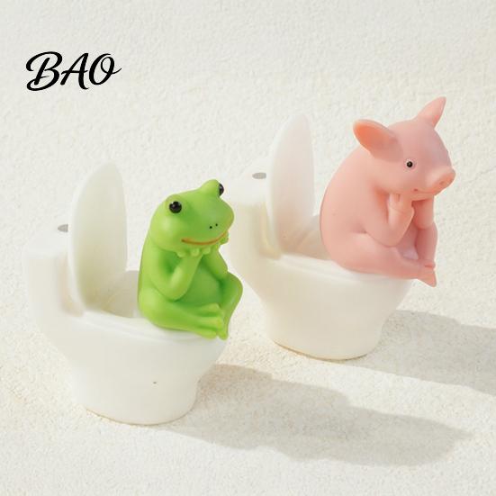 Unique Shelf Display Items 2Pcs Resin Meditation Pig And Frog Figurines, Funny Toilet Animal Ornament for Desktop Birthday Gift Kids Bookshelf Decor,