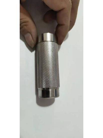 Aluminiowy pistolet do bitej śmietany i spieniacz do kawy i dekoracji ciast