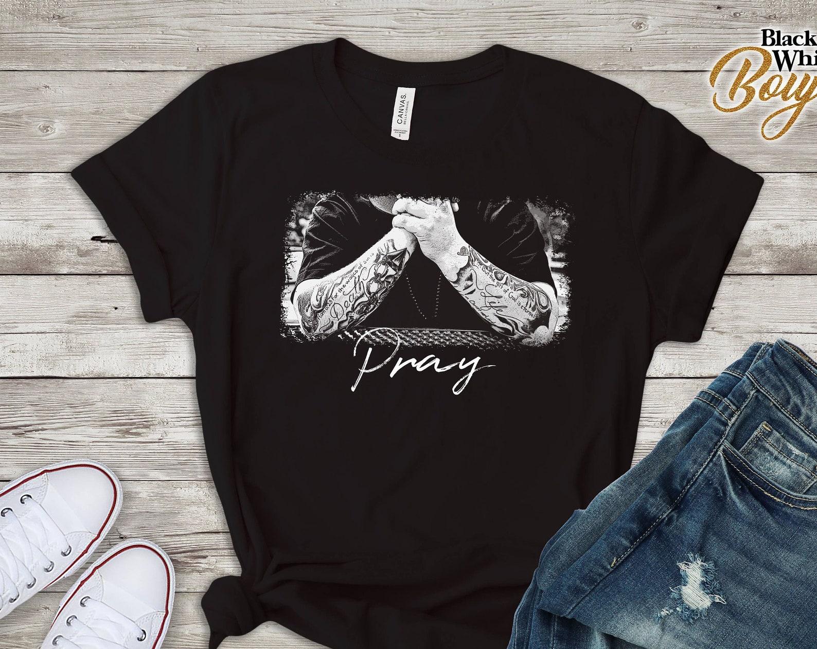 Pray Rapper Hands Tee Prayer Warrior Gift T-Shirt Retro Photo Christmas Gift Tattoo Tshirt Spirit Awakening Gift M