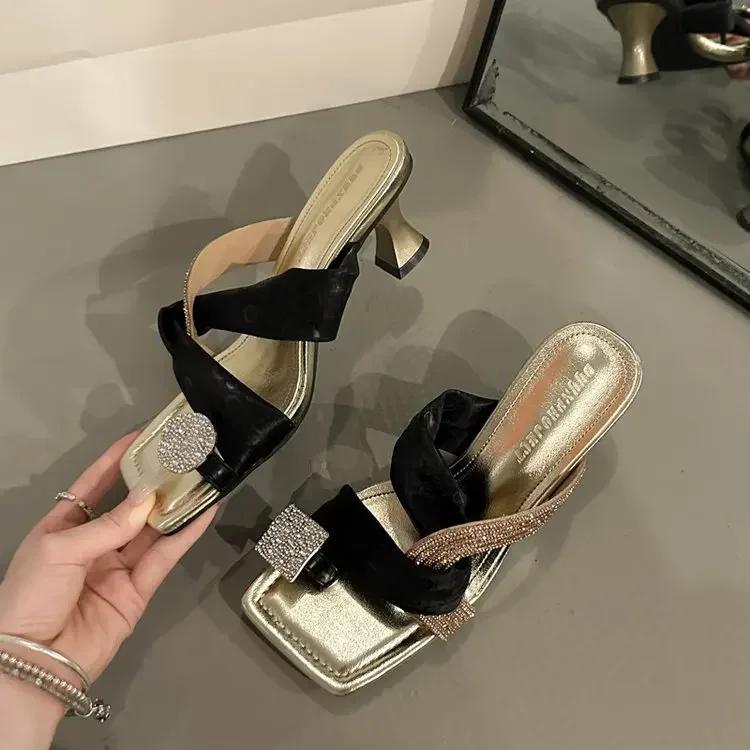 Módní Sandály s Diamantovou Zdobou, Luxusní Módní Sandály, Prodyšné, Dírované Design, Letní Nový Styl, Univerzální Nazouvací Pantofle