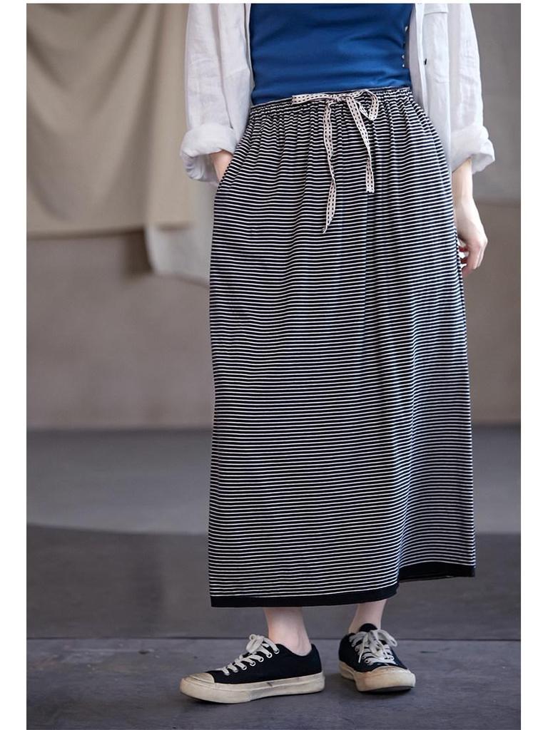 Artistic Retro Black Knit Midi Skirt with Soft Elastic Waist