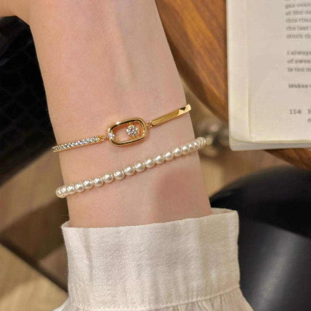 New Hollow Bracelet Women's Sweet Girlish Sense Fashion Versatile Simple Design Light Luxury Niche