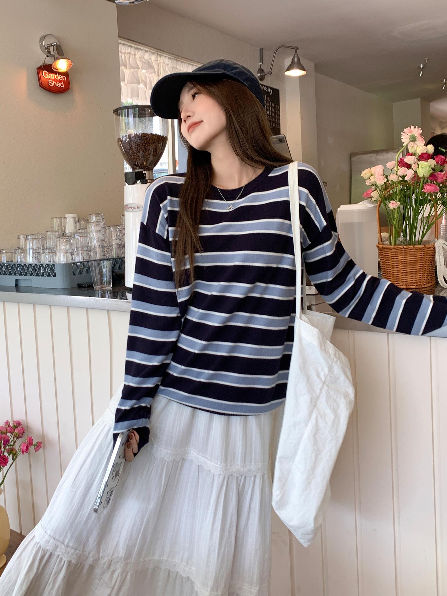 

Korean lazy style striped crew neck knitted sweater long-sleeved women s early autumn new loose and chic design top One size fits all синій