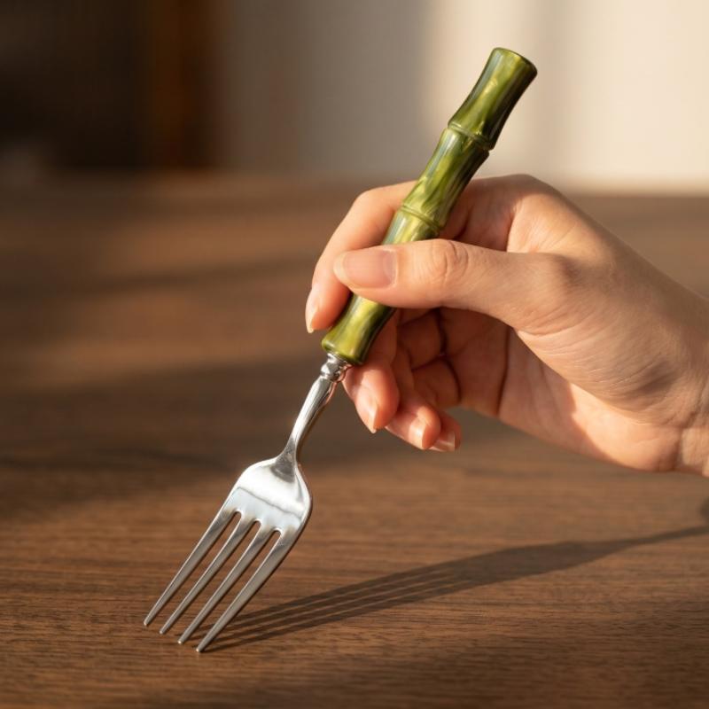 Refined Bamboo Handle Cutlery Set Stainless Steel Suitable for Home Kitchens and Gifts