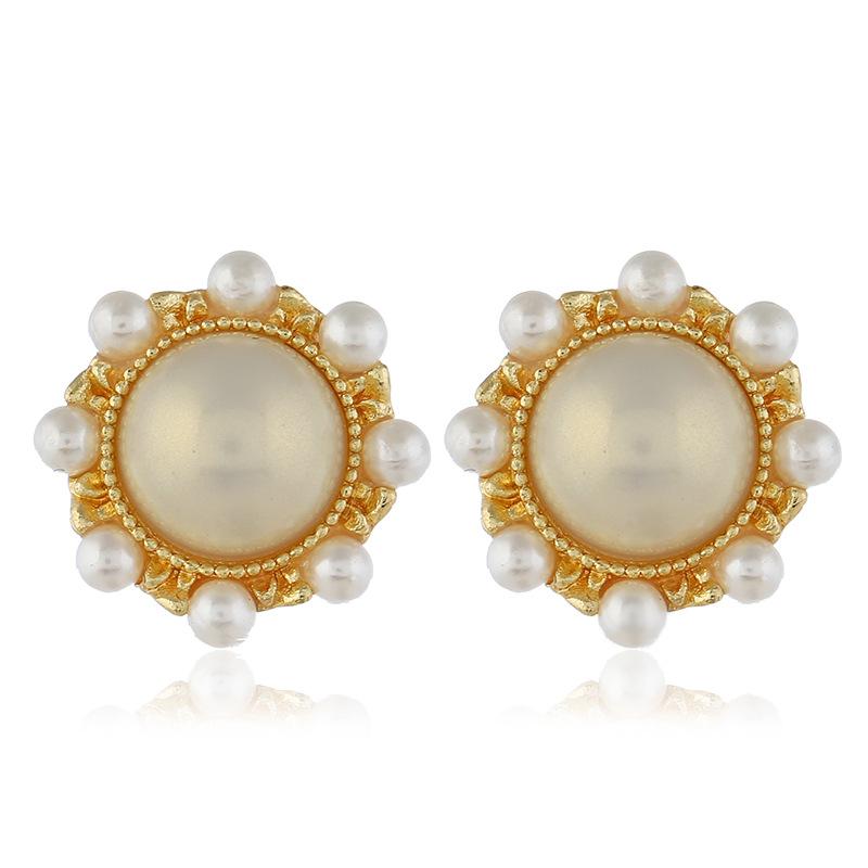 Retro Baroque Pearl Stud Earrings Women's Versatile High-end French Earrings, Simple Temperament, Personalized Trendy Ear Jewelry