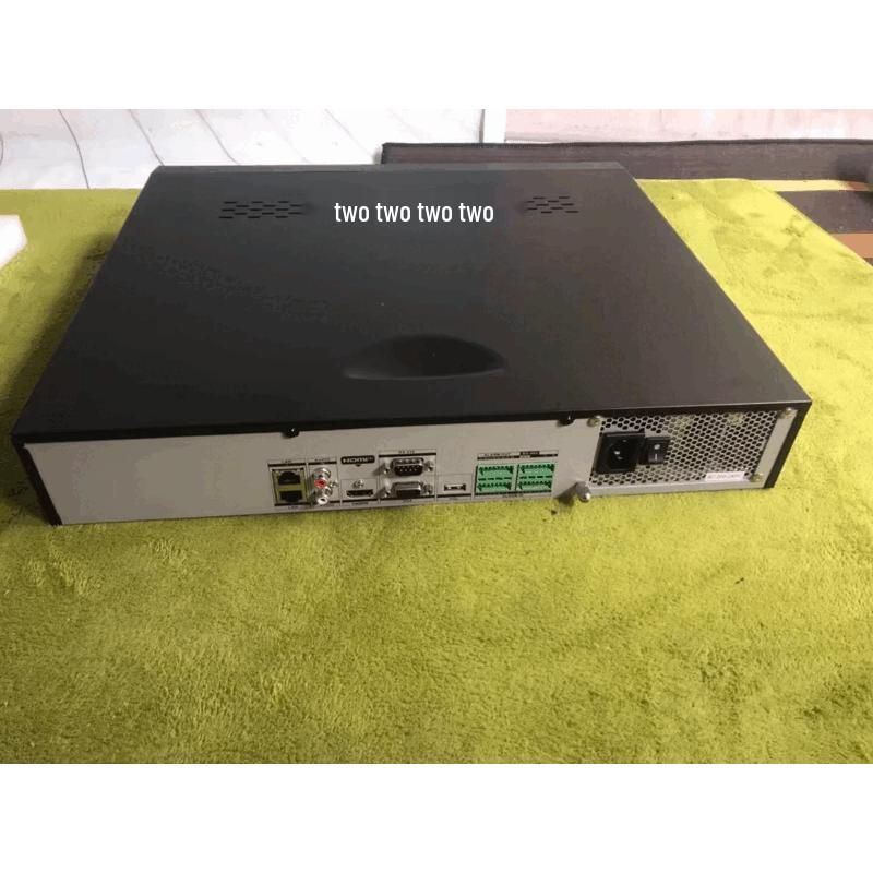 Hikvision DS-8632N-E8-V3 32-Channel 8-Bay 4K NVR CN plug (adapter included)