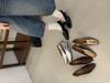 2025 Herbst neue europäische hochhackige Einzel-Schuhe Damen flacher Ausschnitt Einschlüpfer eckige Spitze V-Ausschnitt abgeschrägter Absatz Oma-Schuhe