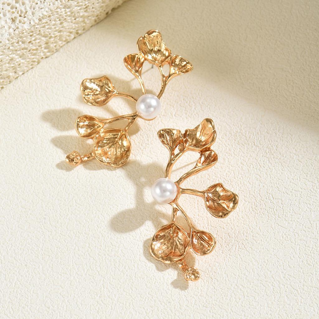 Faux Pearl Earrings Retro Long Gold Leaf Earrings, Cool Minimalist Exaggerated Geometric Stud Earrings