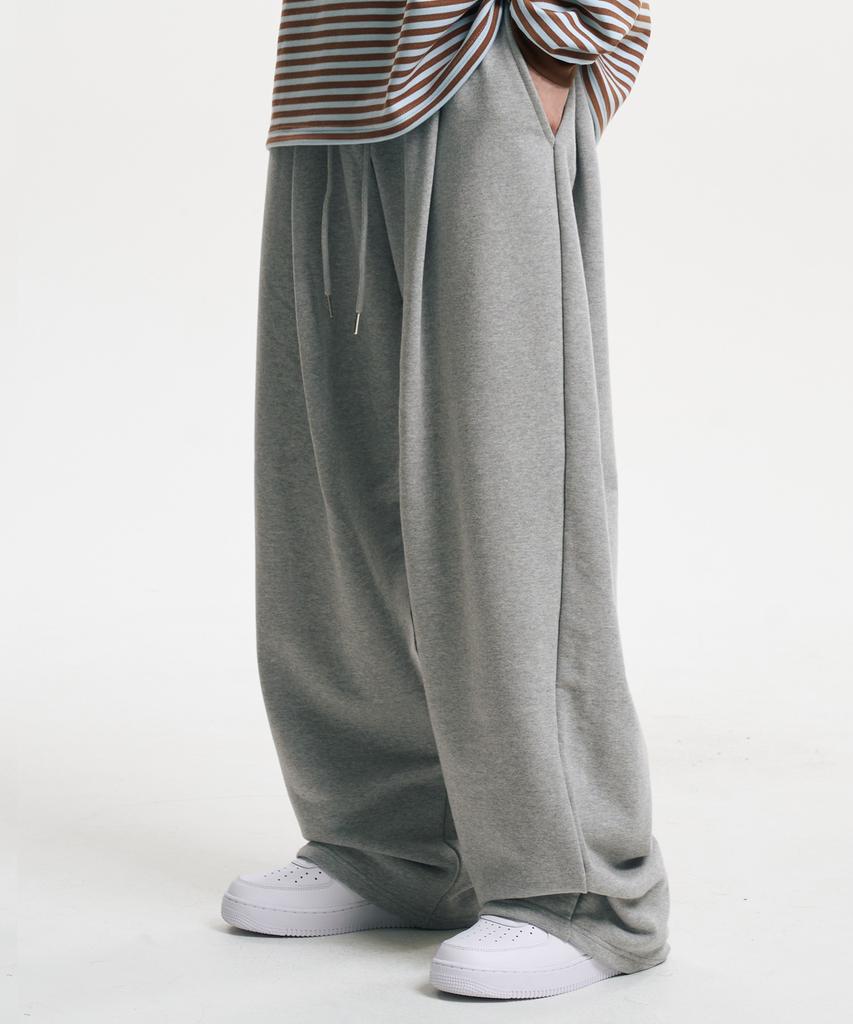 Mubeun Essential One-Pleat Wide Sweatpants Gray