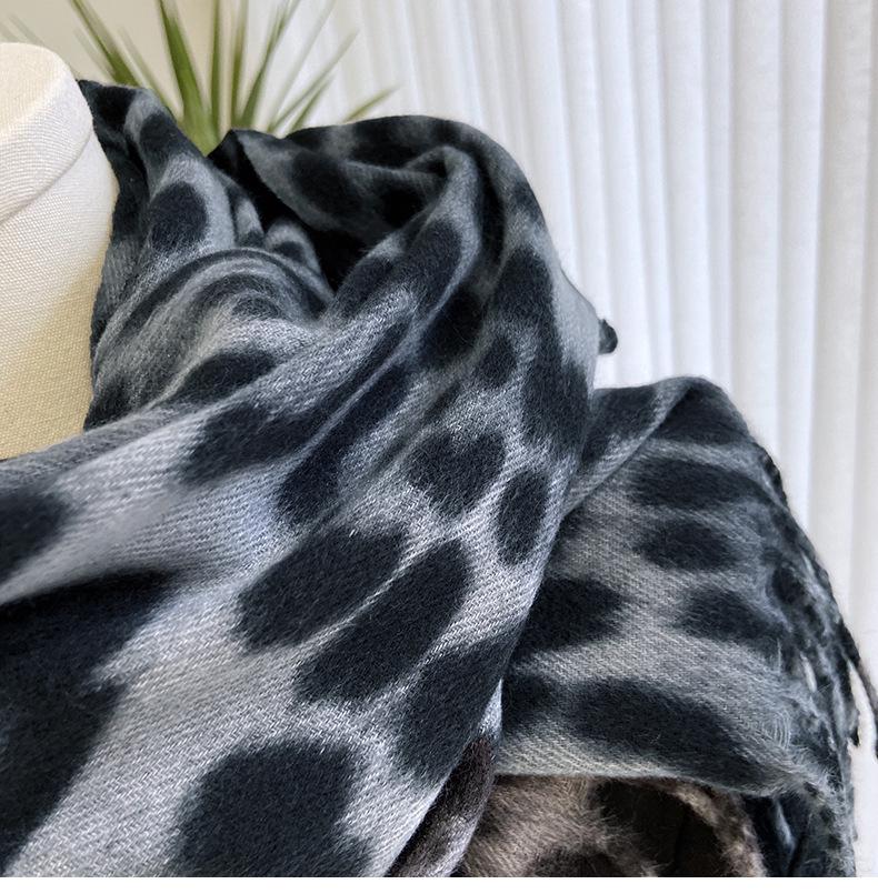 Leopard Print Women's Scarf - Autumn/Winter Thick Imitation Cashmere Shawl with Tassels - Classic European & American Style, Versatile & Warm.