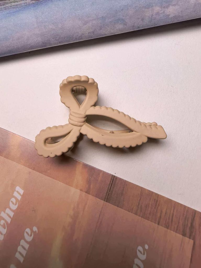 4cm Frosted Milk Coffee Hair Claw Clip for Women’s Updo – Small, Simple, Shark Design