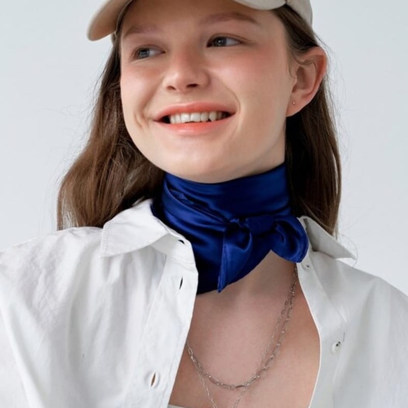 

LOVE ME MONSTER Chic Silk Scarf_Royal Navy Royal Navy