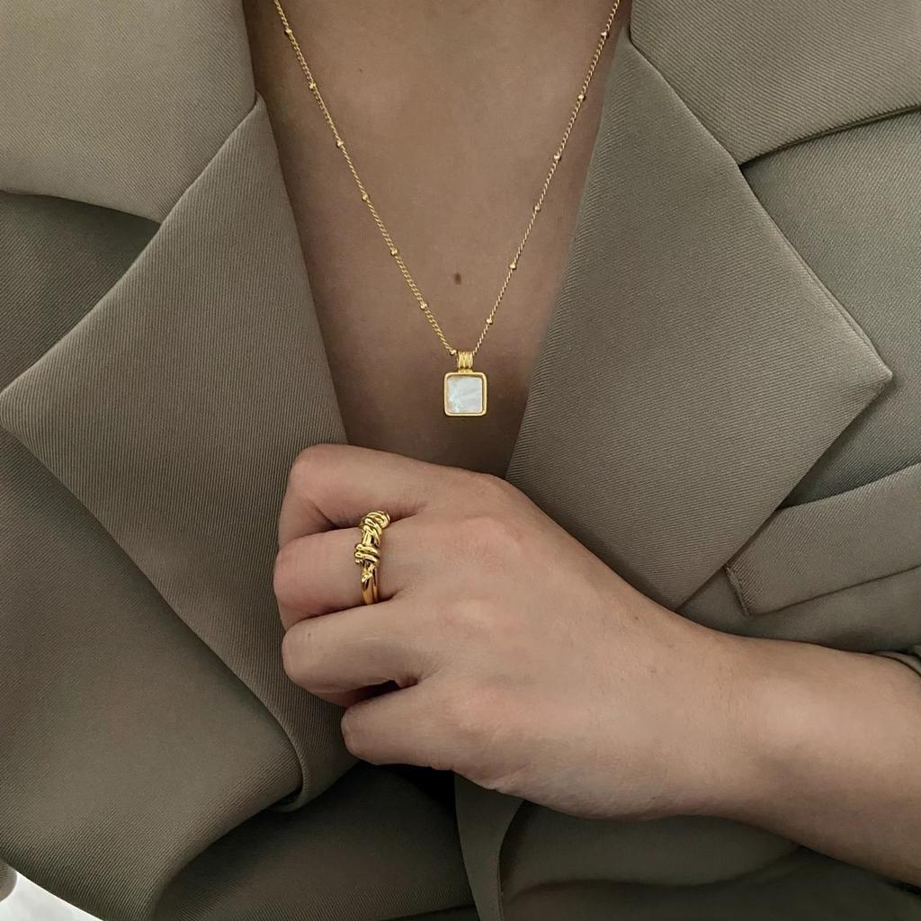 Star Same Square Malachite White Butterfly Shell Pendant Necklace Exquisite Small Gold Bead Fine Chain Collarbone Chain 749