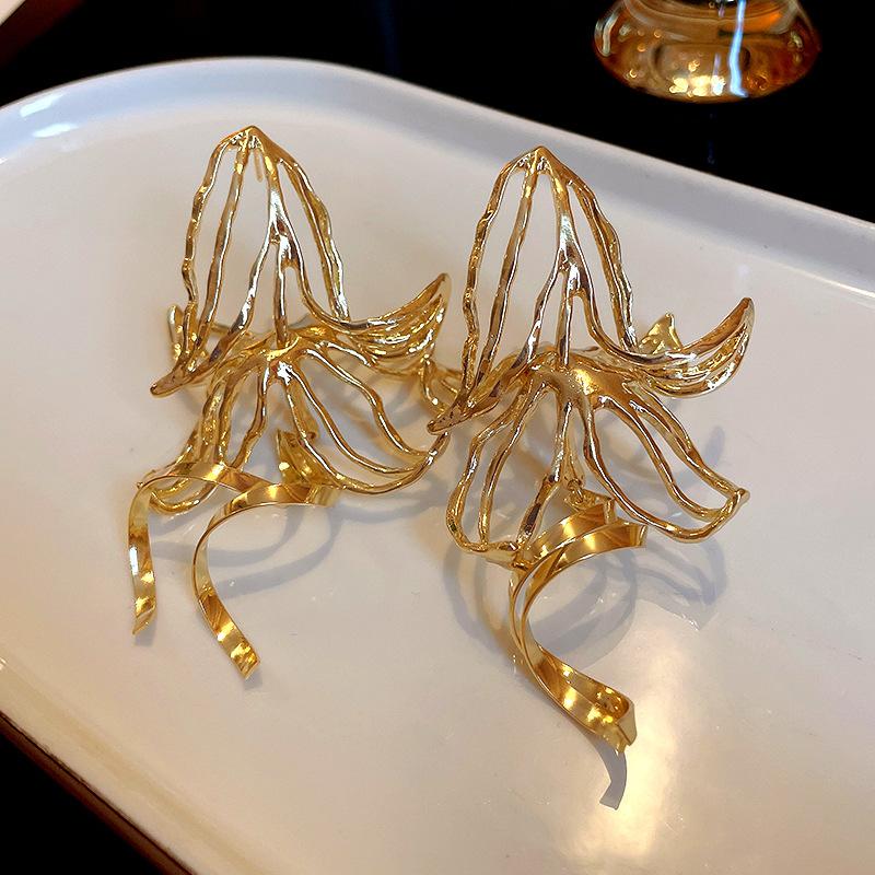 Silver needle metal flower fringed earrings exaggerated personality design earrings niche cold wind temperament earrings