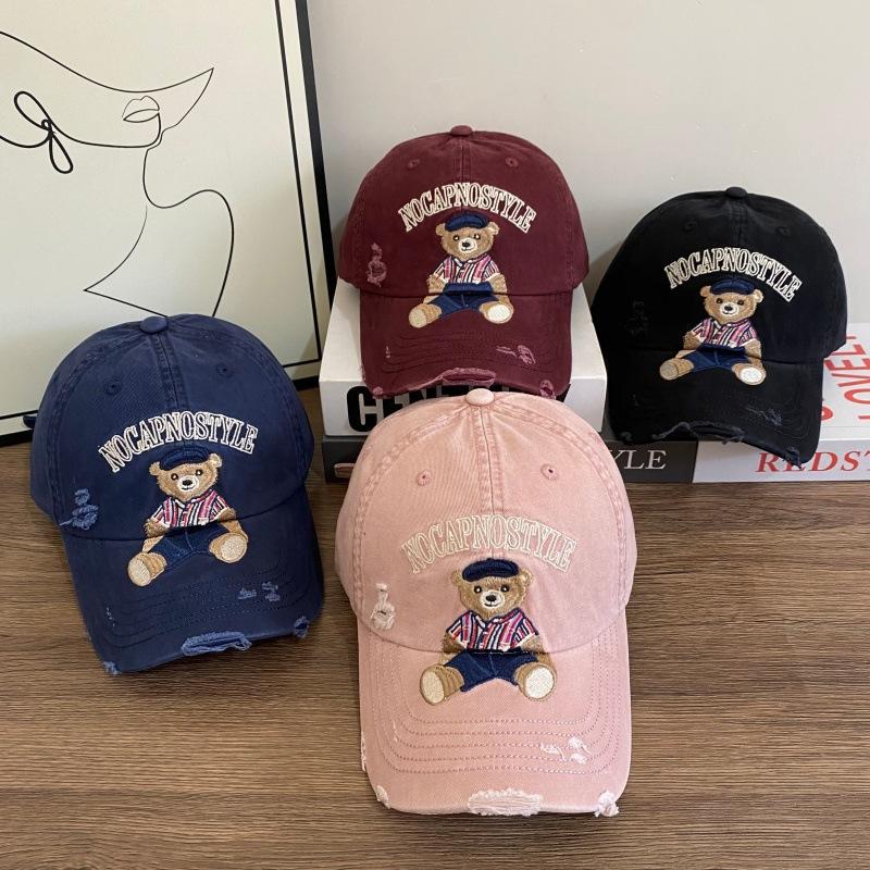 New Cartoon Bear Embroidered Letter Baseball Cap for Men and Women, Wide Brim and High Top To Show the Face, Small Peaked Hat, Sun Hat.