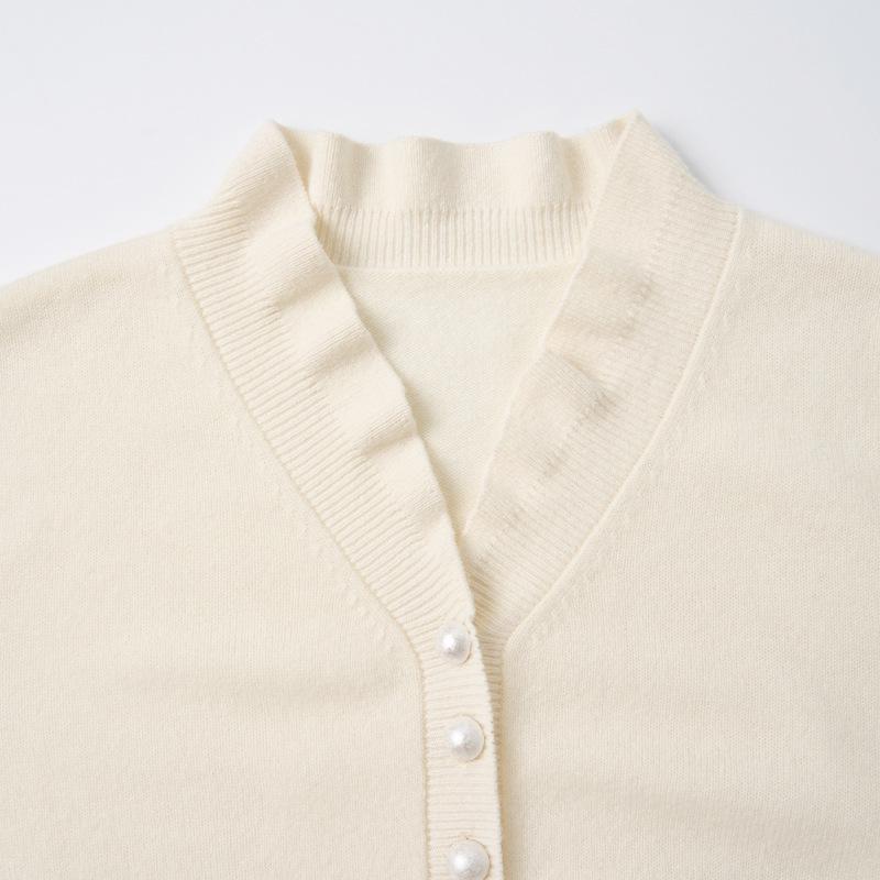 Northern Deer Elegant French Wool Knitwear with Ruffle Lace Collar for Women