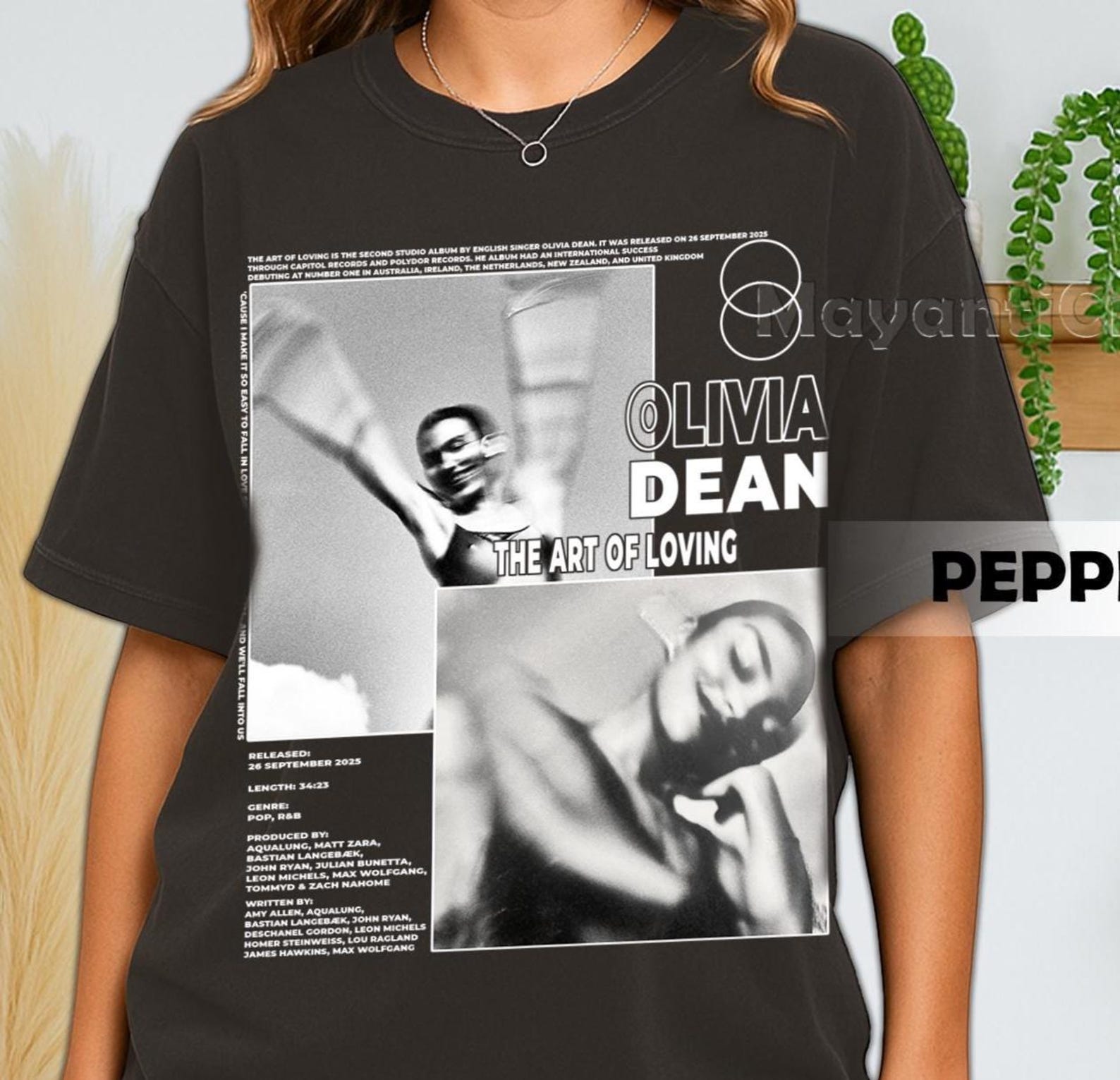 Retro 90 s Comfort Colors Olivia Dean, The Art of Loving Live Graphic Tee, Photo Collage T-shirt, Music Artist Tshirt M