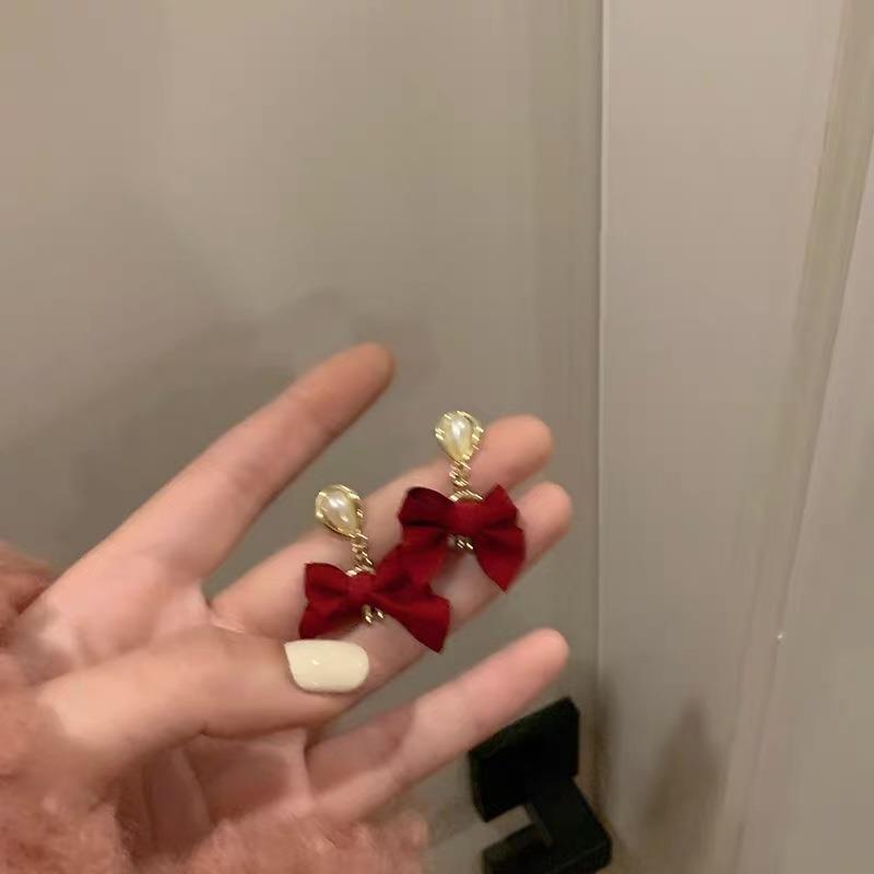 Red Bow Earrings Feminine Niche Fashion Earrings Autumn and Winter Retro Cold Wind Studs