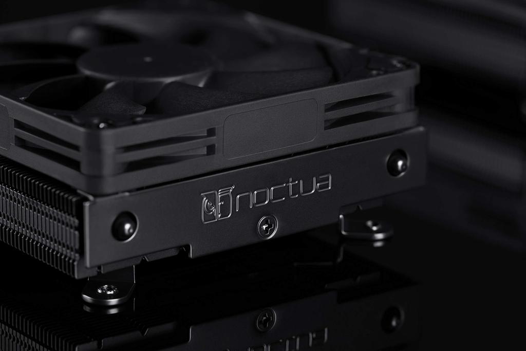 Noctua Intel compatible premium low profile CPU cooler NH-L9i chromax.black, LGA1200/LGA115x (black)