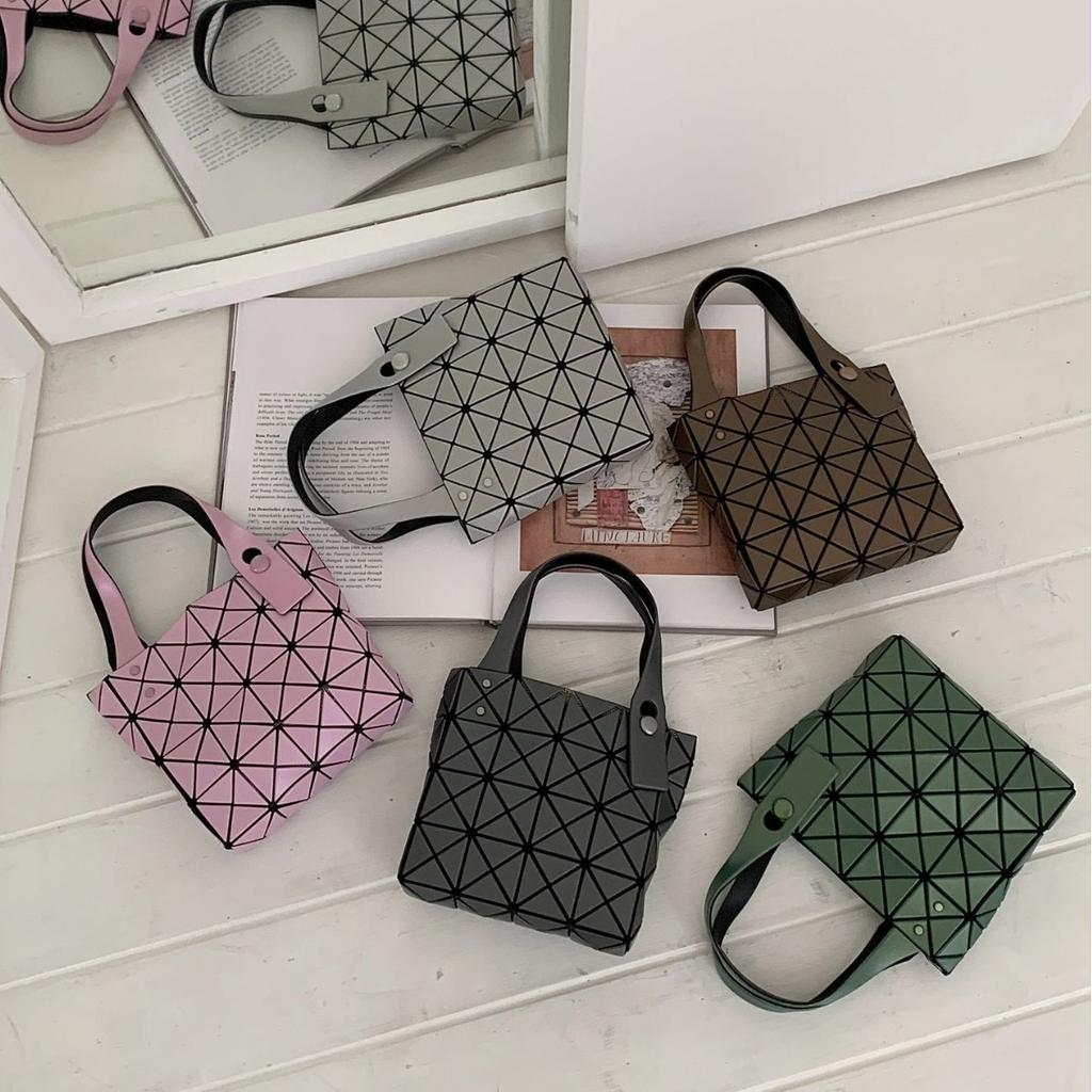 Fashion European and American Shopping Bags for Women's Fashionable Shoulder Bag Solid Color Splicing High-end Handbag