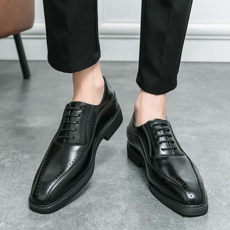 Fashion Designer New Men's Pointed Patchwork Brogues Oxford Shoes Gentleman Wedding Dress Homecoming Formal Wedding Footwear