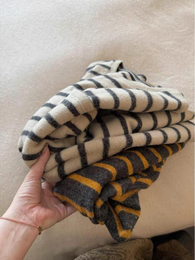 Women's Cozy Striped Round Neck Long Sleeve T-Shirt: Soft, Thick Brushed Fabric for Autumn/Winter Korean Style