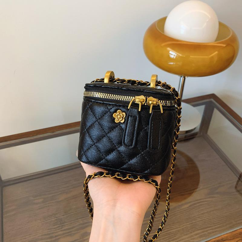 

Small Bag Women s New Chain Messenger Bag Fashionable Small Square Bag чорний