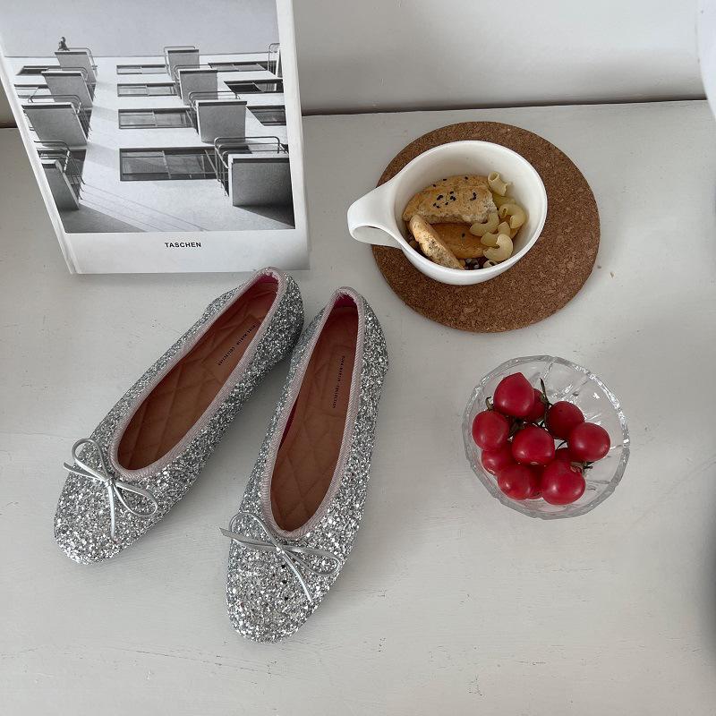 

Мода 2025 осень Новые женские туфли-балетки с круглым носком, простые и темпераментные, женские балетки с мелким вырезом, нескользящая женская повседневная обувь 42