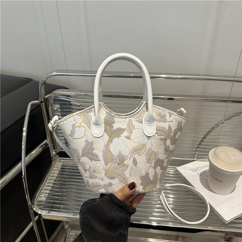 Simple Women's Bag Chinese Style Women's Messenger Bag Retro Shoulder Bag 2025 Summer with Fashionable and Simple Square