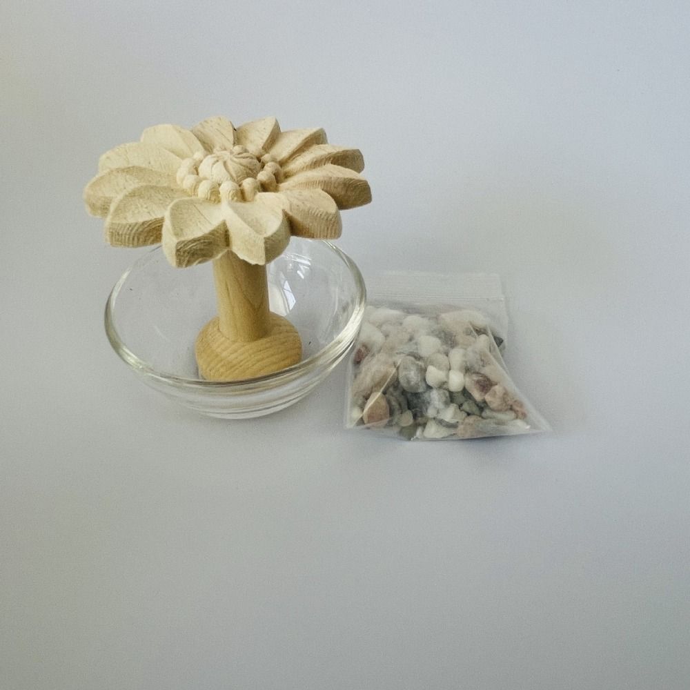Creative Wooden Daisy Essential Oil Diffuser Refillable Fireless Aromatherapy Diffuser  Bathroom
