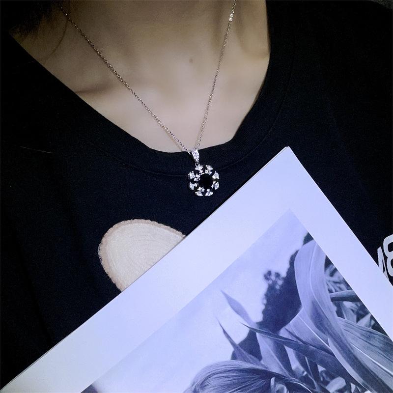 Gemstone Aquamarine Zircon Women s Sunflower Pendant Necklace in Snowflake Design - High-end Celebrity Style.