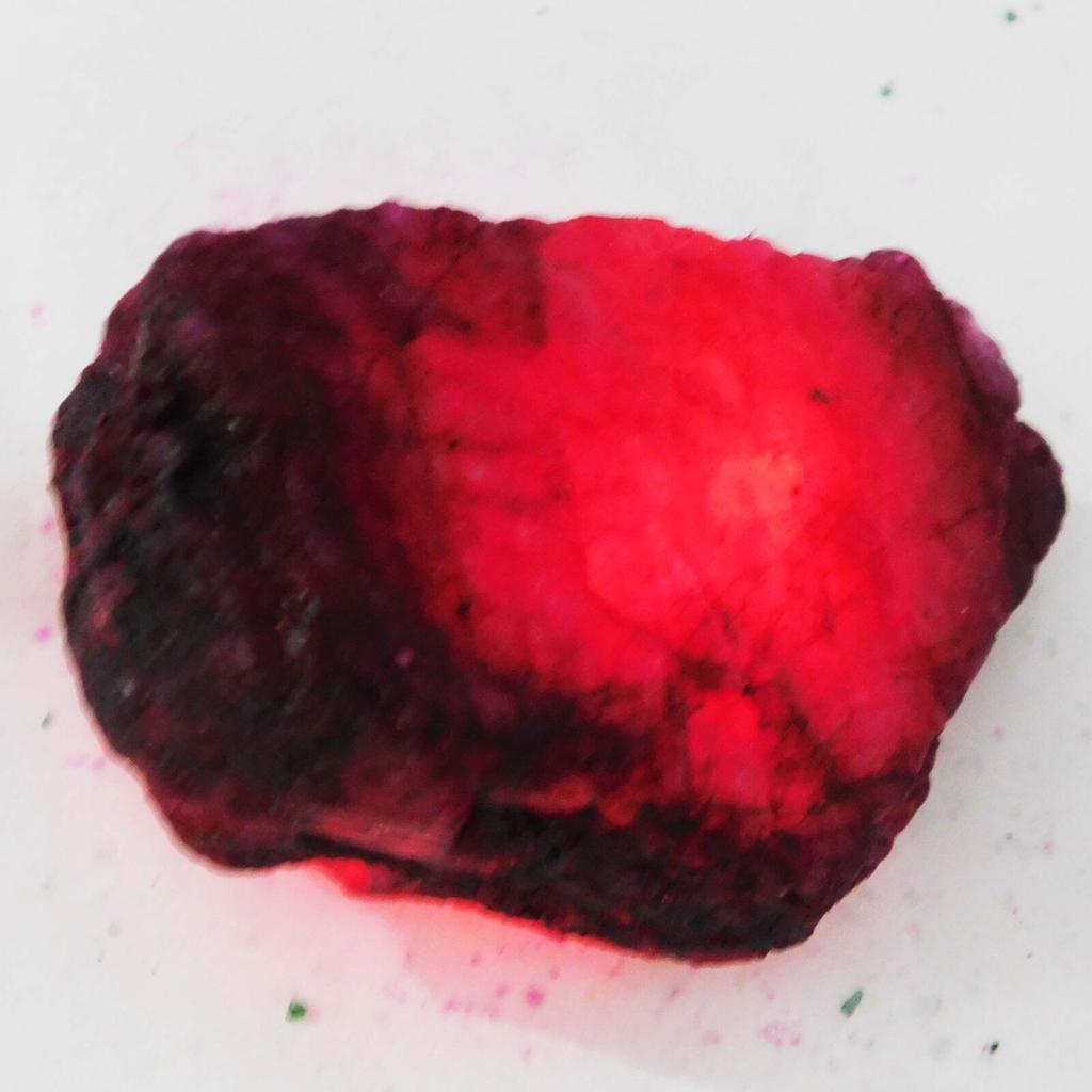 Natural Red Ruby Loose Gemstone 666 ct Uncut Rough for Lapidary and Gem Collections
