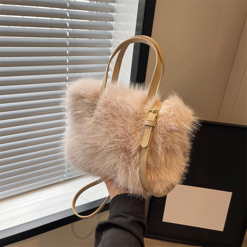 Winter Soft Faux Fur Shoulder Bags for Women Simple Pearl Chain Ladies Plush Crossbody Bags Solid Color Female Handbags Purse