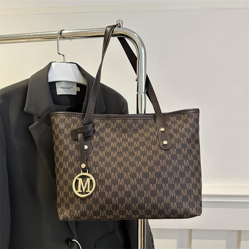 Fashion Bag Commuter Tote Bag Women's 2025 New Spring Niche Popular Shoulder Bag Large Capacity Handbag