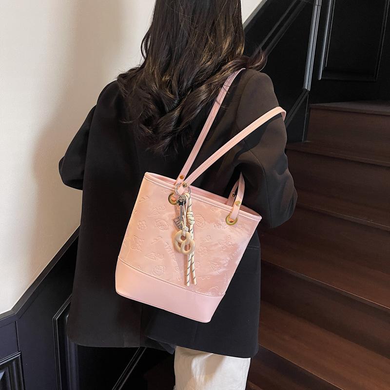 Fashion Shoulder Bag Women's New Commuter Bag Large Capacity Handbag