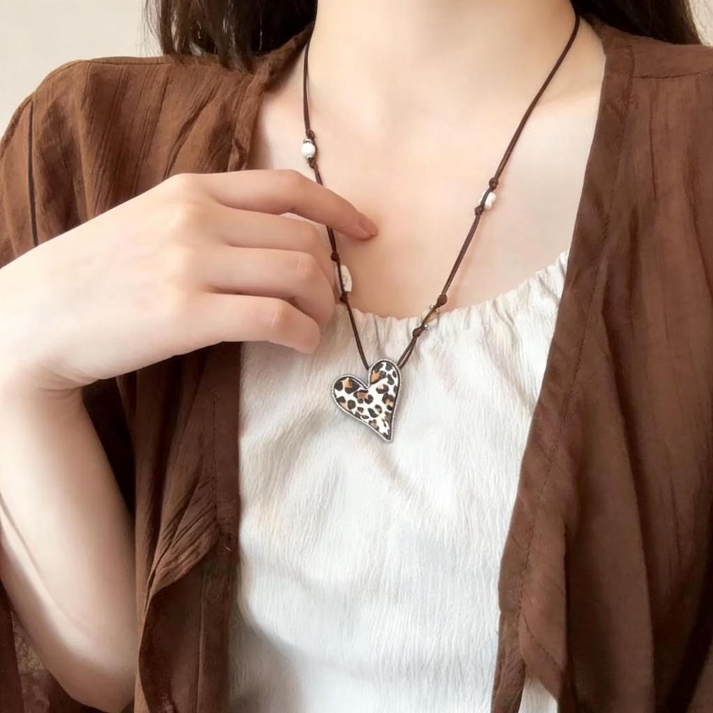 Korean High-End Silver Heart Necklace - Trendy, Fashionable, Versatile Design