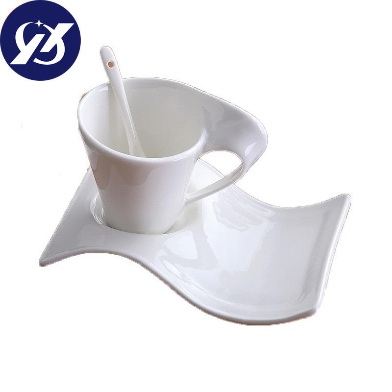 1/3 Sets Keramik-Kaffeetasse mit gewellter Untertasse und Löffel-Set, europäischer kleiner Luxus-Milchbecher für Paare, W te Porzellan, Büro-Teetasse, Trinkgeschirr