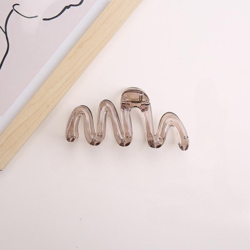 Large Brown Leopard Print Acrylic Wave Hair Claw Clips, Non-Damaging Hair Clips for Women with Thick Hair, Non-Slip Strong Hold