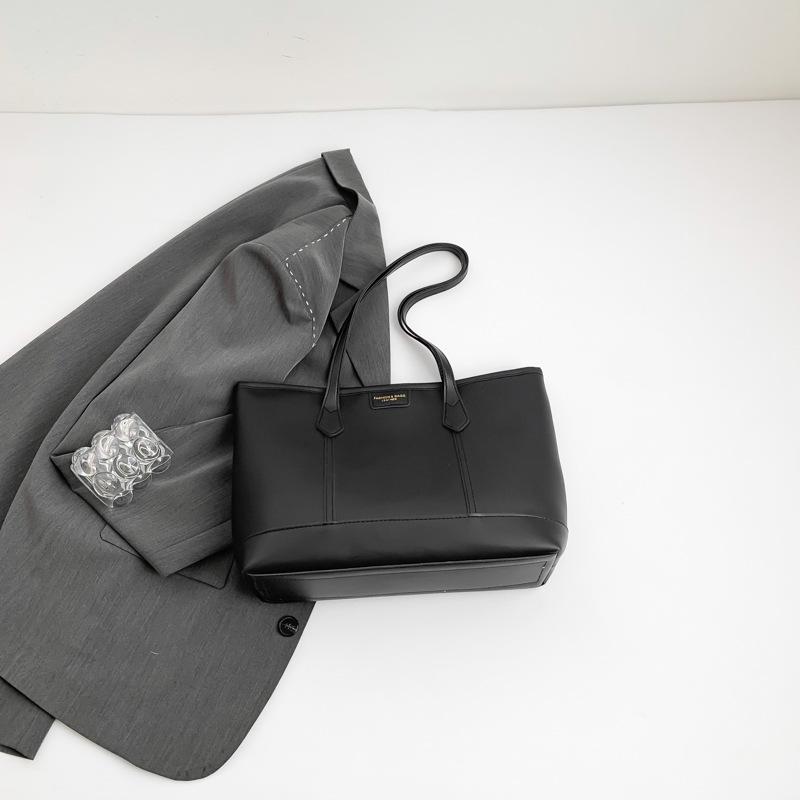 2 New simple lazy style commuter handbag high value fashion personality shoulder tote bag чёрный