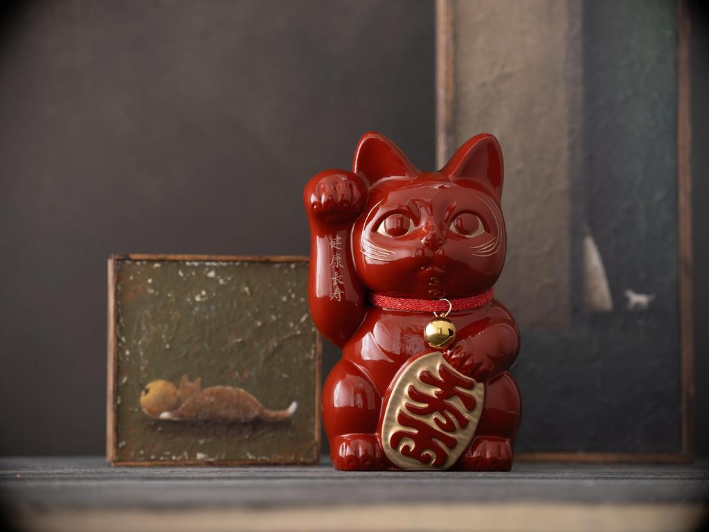 Gingado Maneki Neko Red Right Paw Made of Lucky Good Feng Shui Takaoka Bronze Maneki Neko (Large - 16cm) Lacquer, Raised, Metal, Cat, Luck, Figurine,