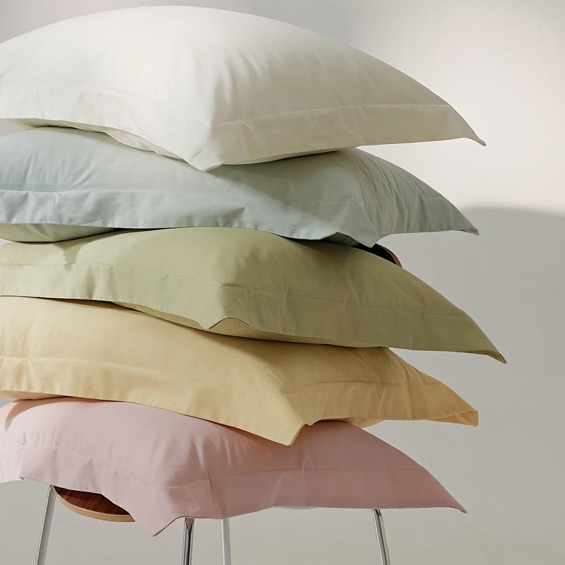 Set aus zwei Kissenbezügen aus gebürsteter langstapeliger Baumwolle - 100 Fadenzahl, Unifarbe, luxuriöses Gefühl