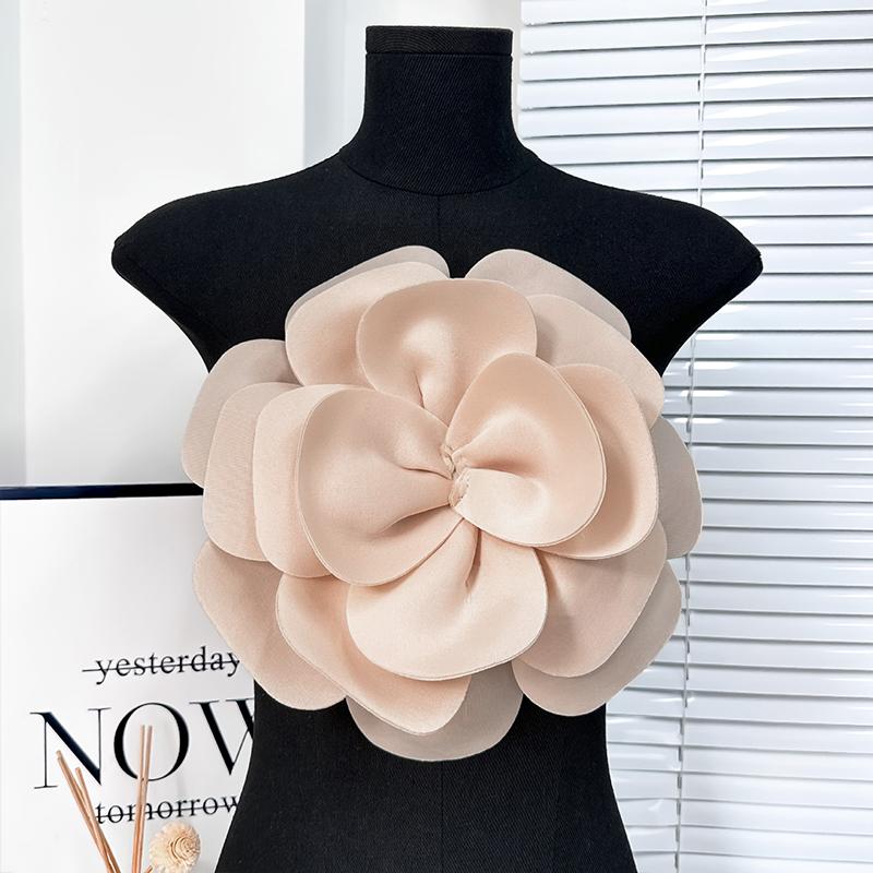 Große Blumenbroschen für Damen Hochzeitskleid Elegante Korsage Reversnadeln Koreanischer Stoff Mode Abzeichen Schmuck Accessoires Geschenke