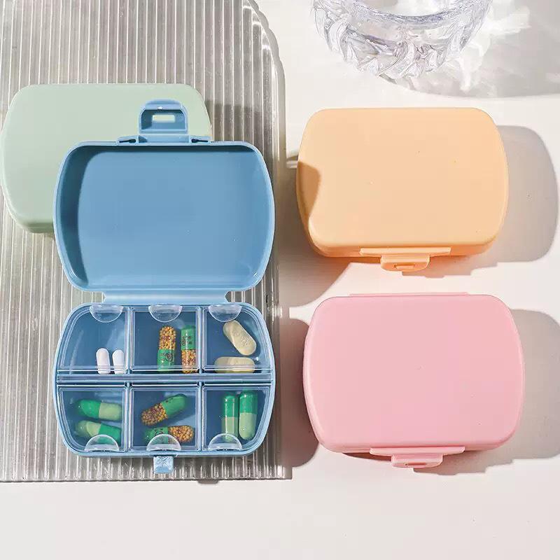 Portable Medicine Organizer: 8-Compartment Dustproof & Moisture-Proof Pill Box for Travel and Business Trips