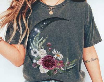 Bloemen Halve Maan Shirt en kinder T-shirt: Comfort Colors Whimsigoth T-shirt