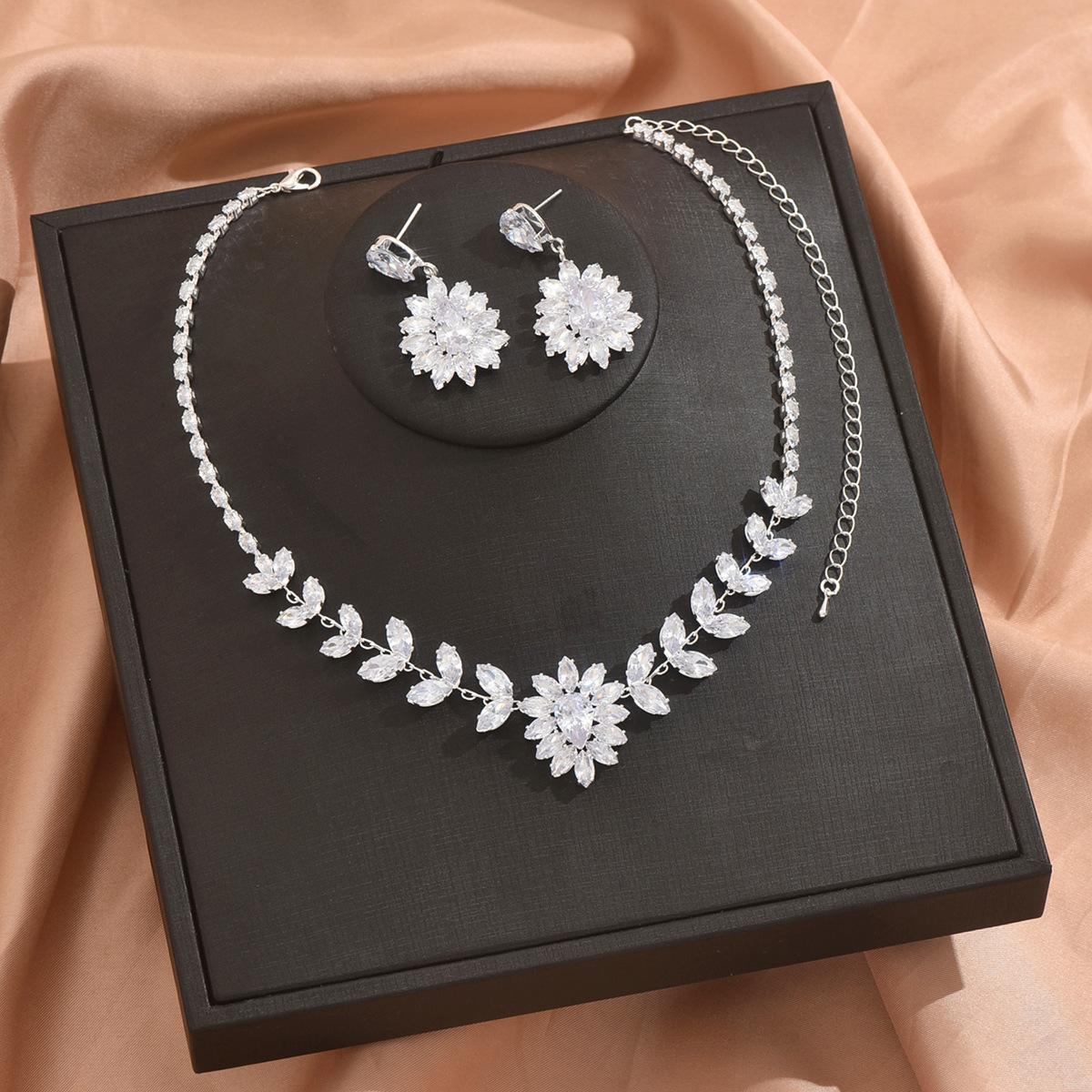 Classic Water Drop Zircon Bridal Wedding Accessories Earrings Necklace Wedding Dress Jewelry Set