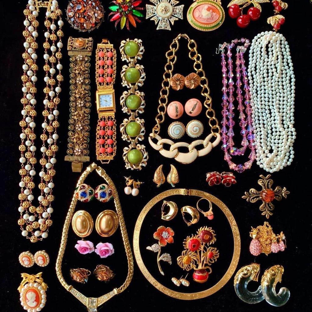 Ensemble boucles d'oreilles et collier perles vintage: Collection Exquise de Bijoux Rétro de Niche