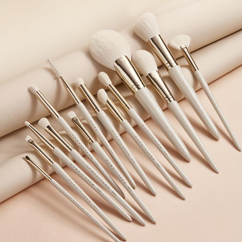 Rownyeon High Quality Vegan Powder Brush Professional Travel Makeup Brushes Set Off-White Color regular size