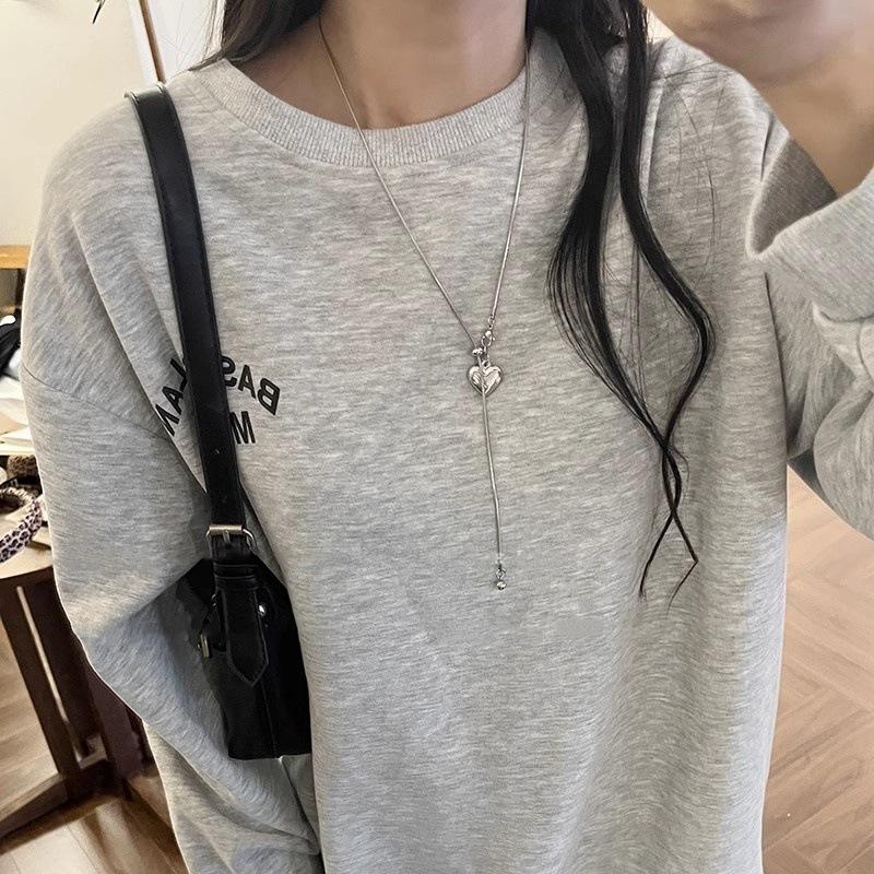 Trend of the times! Simple silver love pendant necklace women's light luxury high-end long autumn and winter temperament sweater chain
